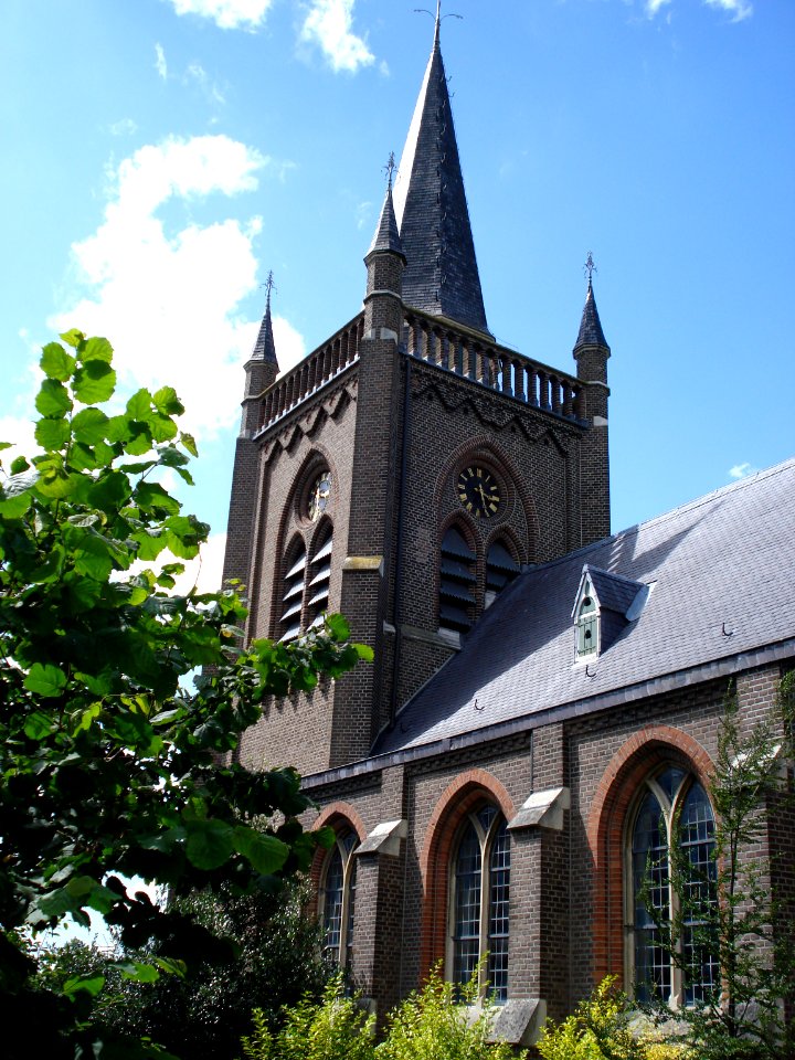 Teeffelen, tour de l'église