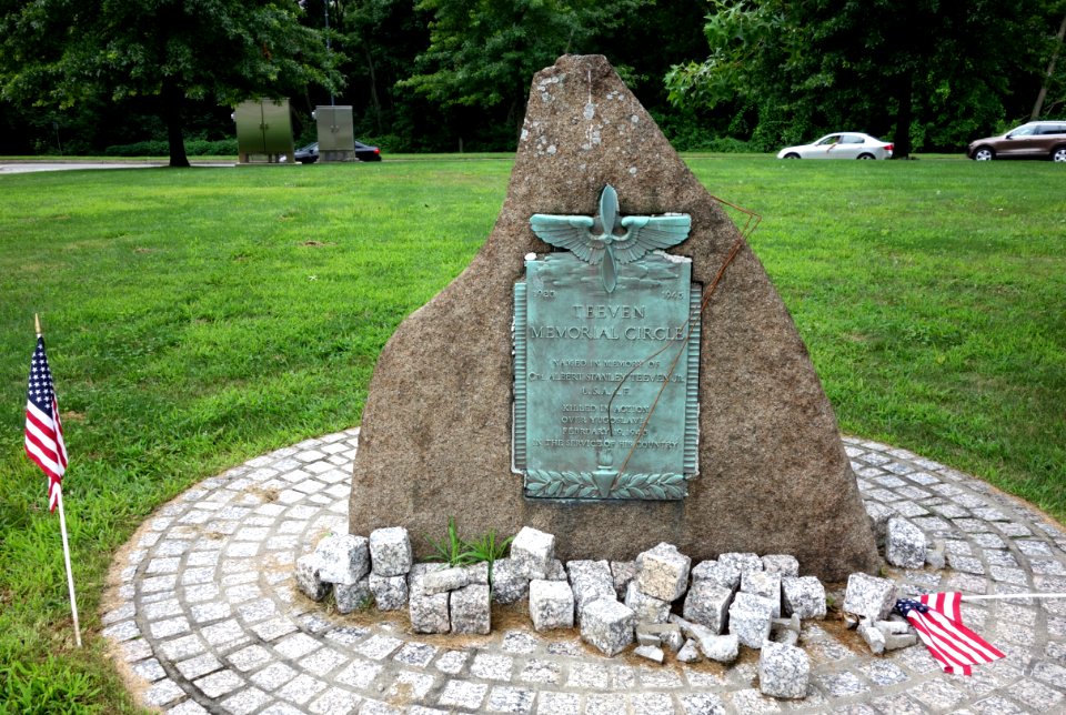 Teeven Memorial Circle marker - Cambridge, MA - DSC03473
