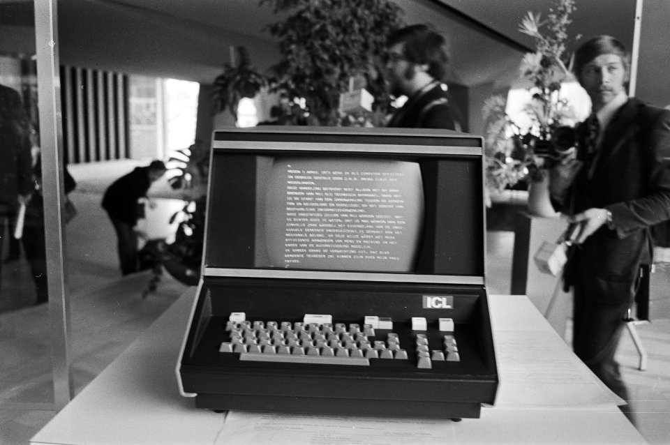 Tekst op een computerscherm, Bestanddeelnr 924-4140