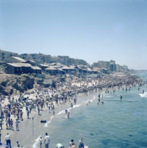 Tel Aviv Drukte aan het strand op sabbat, Bestanddeelnr 255-9372