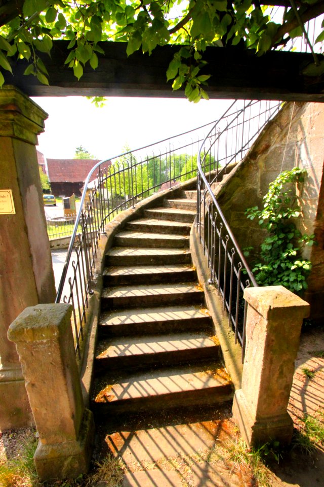 Tanzlinde Peesten Steintreppe
