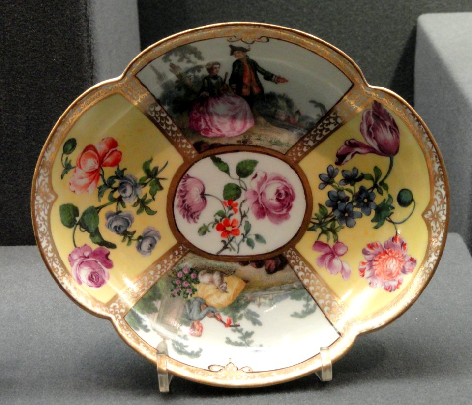 Tea service, view 3, c. 1745, Meissen, hard-paste porcelain, overglaze enamels, gilding - Gardiner Museum, Toronto - DSC00892
