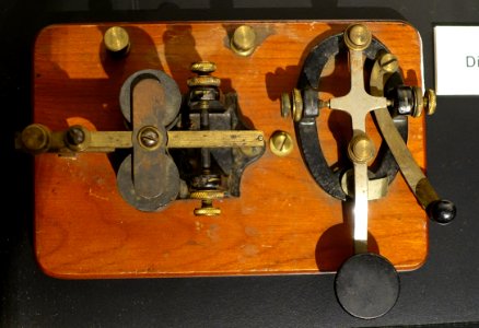 Telegraph key, unidentified - National Electronics Museum - DSC00223