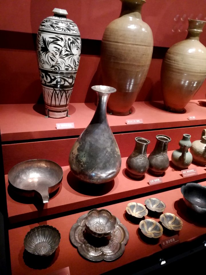 Teapots, silver bowls and silver jars, Song dynasty, Hunan Museum