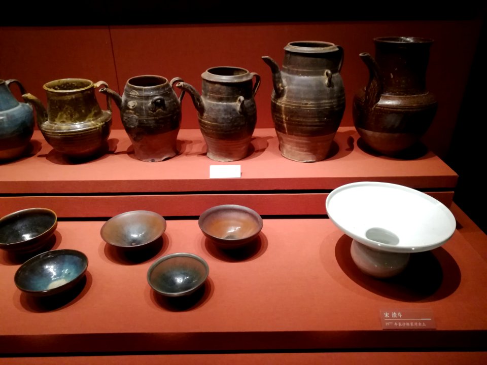 Teapots, tea bowls and cinder hopper, Changsha Kiln in Changsha, Song dynasty, Hunan Museum