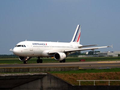 Taxiing F-GKXA Air France Airbus A320-211 - cn 287 pic1