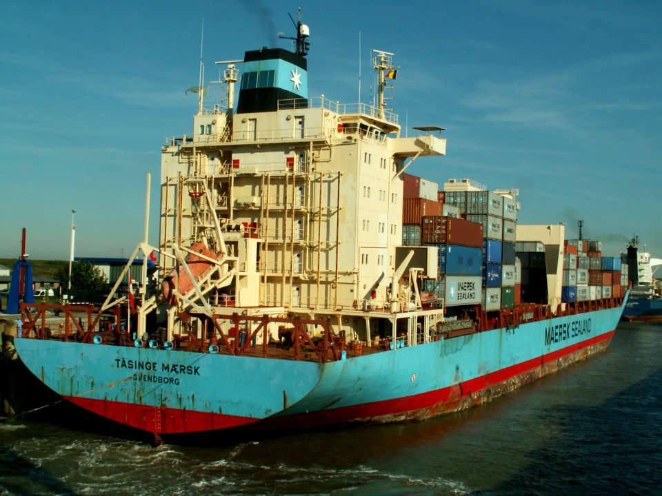 Tasinge Mearsk aft Port of Antwerp 10-Oct-2005