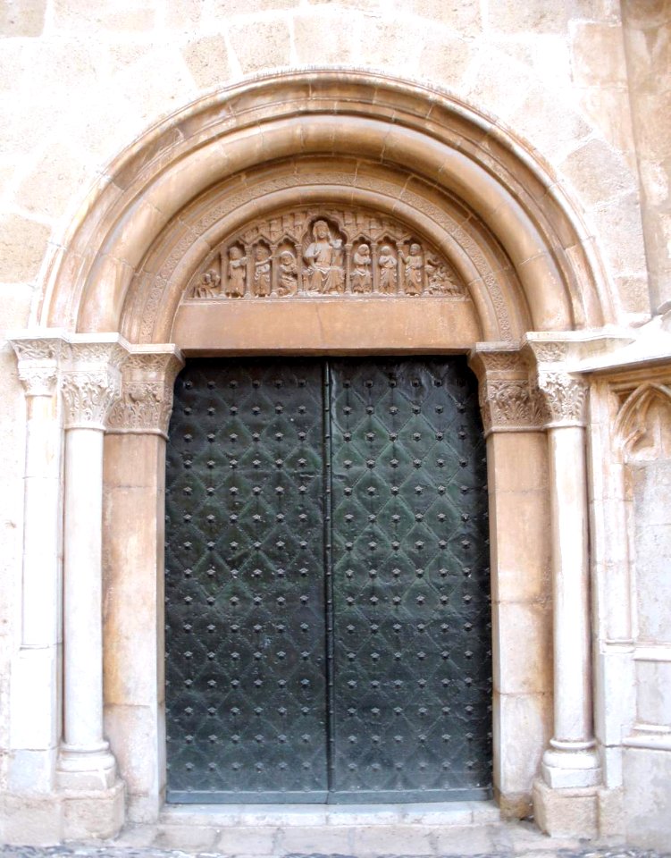 Tarragona - Catedral, portada románica en la fachada principal