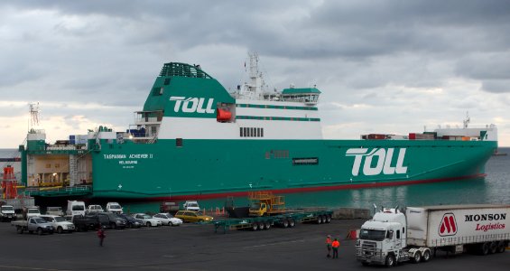 Tasmanian Achiever II at Port of Burnie 20190328-001