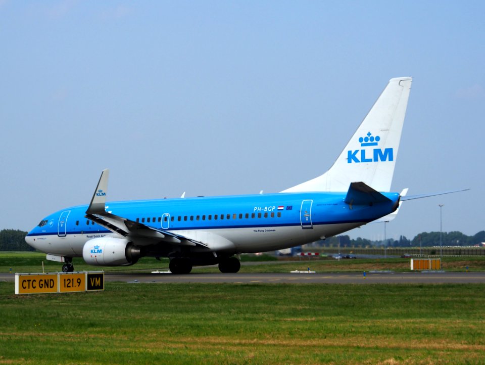 Taxiing PH-BGP KLM Royal Dutch Airlines Boeing 737-7K2(WL) - cn 38127 pic2
