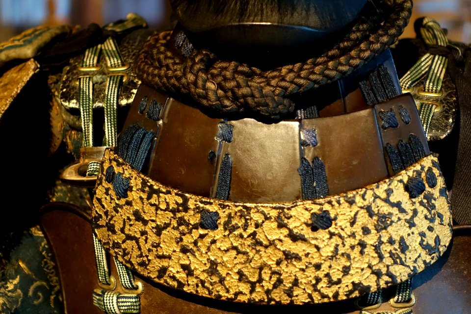 Tatehagido armor, signed Takakage, Japan, early Edo period, 1600s AD, iron, leather, gold, fur (detail) - The Ann and Gabriel Barbier-Mueller Museum - DSC05499