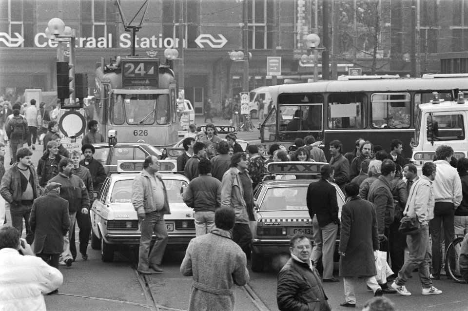 Taxichauffeurs, acties, taxi's, blokkades, Bestanddeelnr 933-6178