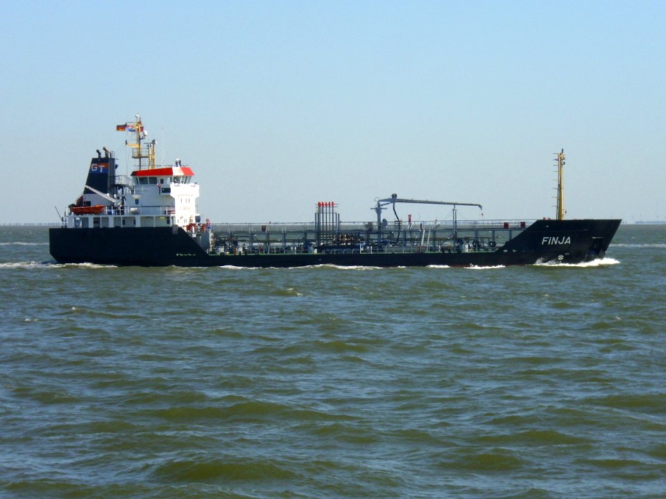 Tanker Finja 2012-08-12 (2)