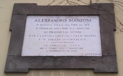 Targa posta fuori da Villa Manzoni, Lecco