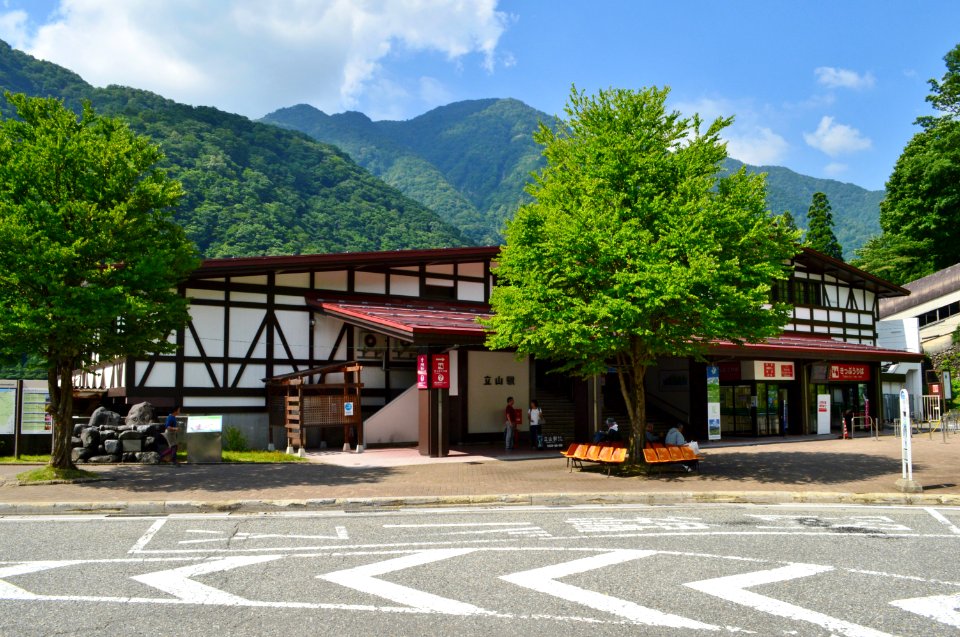 Tateyama Station (Toyama), ekisha