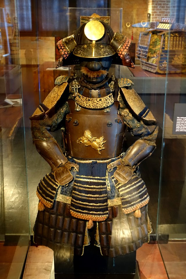 Tatehagido armor, signed Takakage, Japan, early Edo period, 1600s AD, iron, leather, gold, fur - The Ann and Gabriel Barbier-Mueller Museum - DSC05496