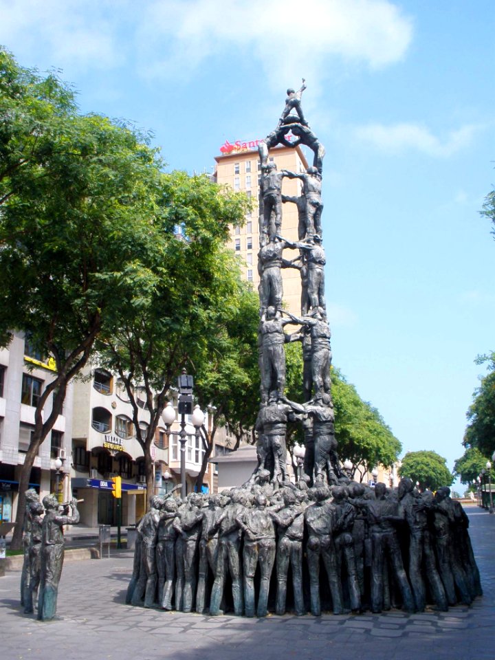 Tarragona - Rambla Nova - Monument als Castellers