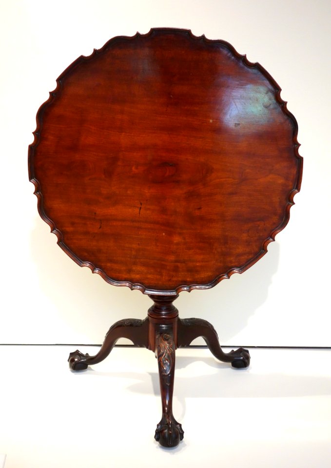 Tea Table, Philadelphia, 1765-1775, carving attributed to John Pollard, mahogany - Chazen Museum of Art - DSC02629