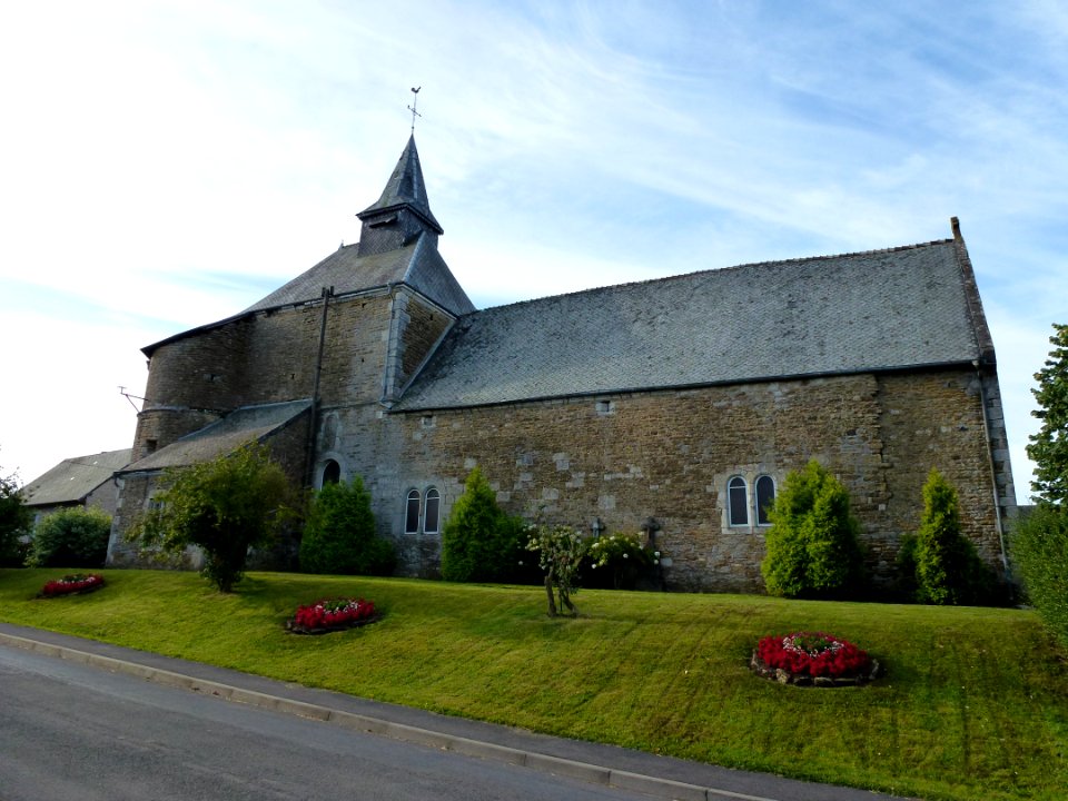 Tarzy (Ardennes) église, éxtérieur