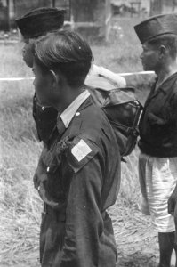 Tasikmalaja Evacuatie van TNI-troepen. De meeste TNI-soldaten zijn slechts te o, Bestanddeelnr 1521-3-3