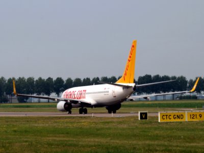 TC-AAR Pegasus Boeing 737-86N(WL) - cn 28624 taxiing 14july2013 pic-009