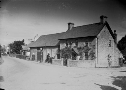 Tea house and garage, Llyswen, Brecon (1294579)