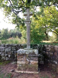 Tauriers - Croix sur le chemin de la chapelle