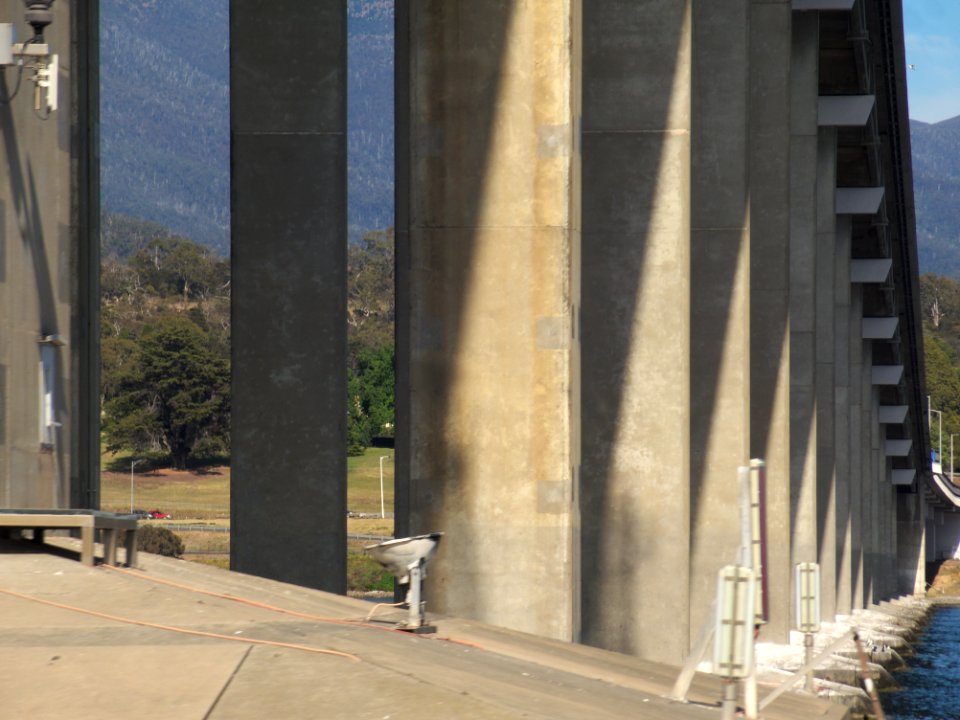 Tasman Bridge piers 20171120-045