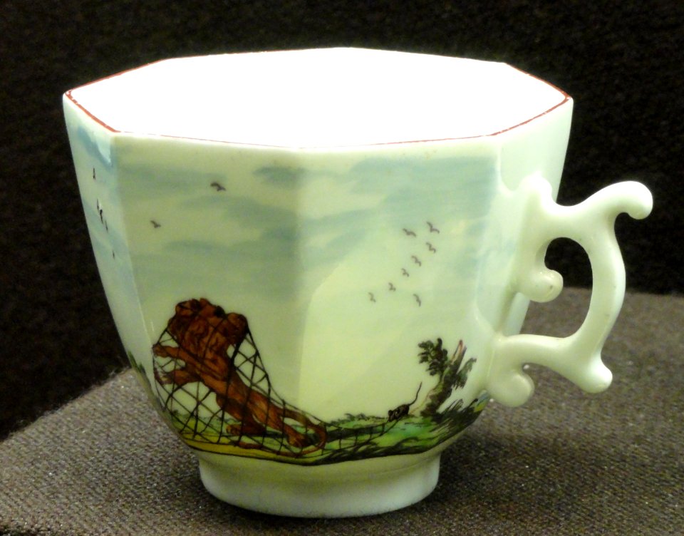 Tea cup with Aesop's Fable of the Lion & the Mouse & the Fox & the Grapes, c. 1752-1755, Chelsea, glassy soft-paste porcelain, overglaze enamels - Gardiner Museum, Toronto - DSC00848