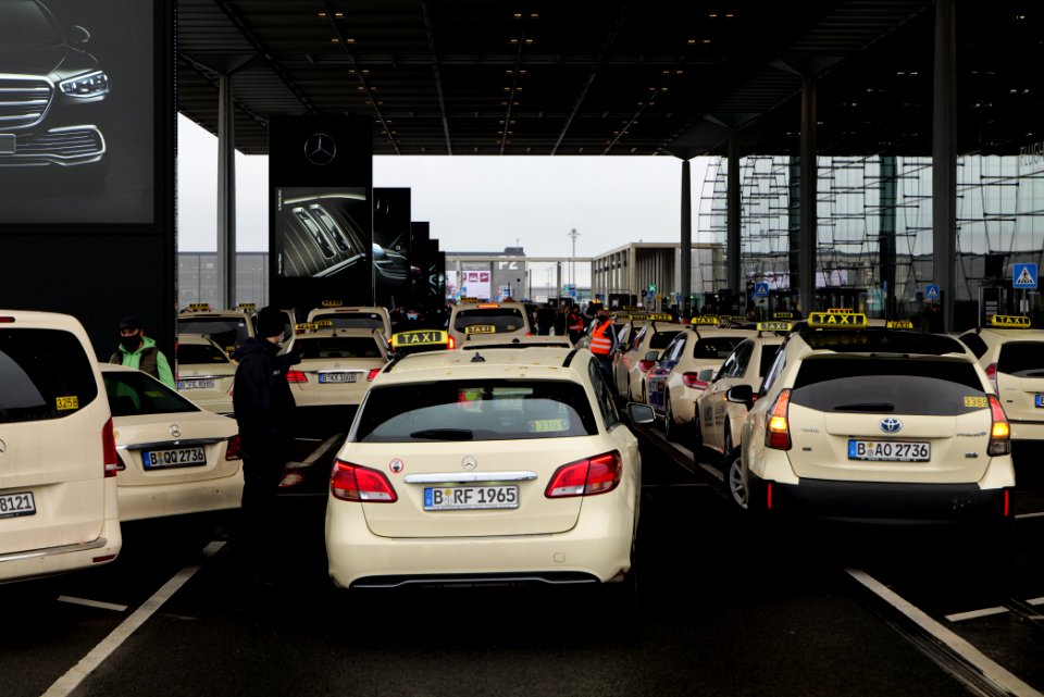 Taxi protest at BER opening 2020-10-31 05