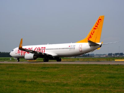 TC-AAR Pegasus Boeing 737-86N(WL) - cn 28624 taxiing 14july2013 pic-007