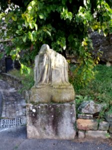 Tauriers - Pied de statue