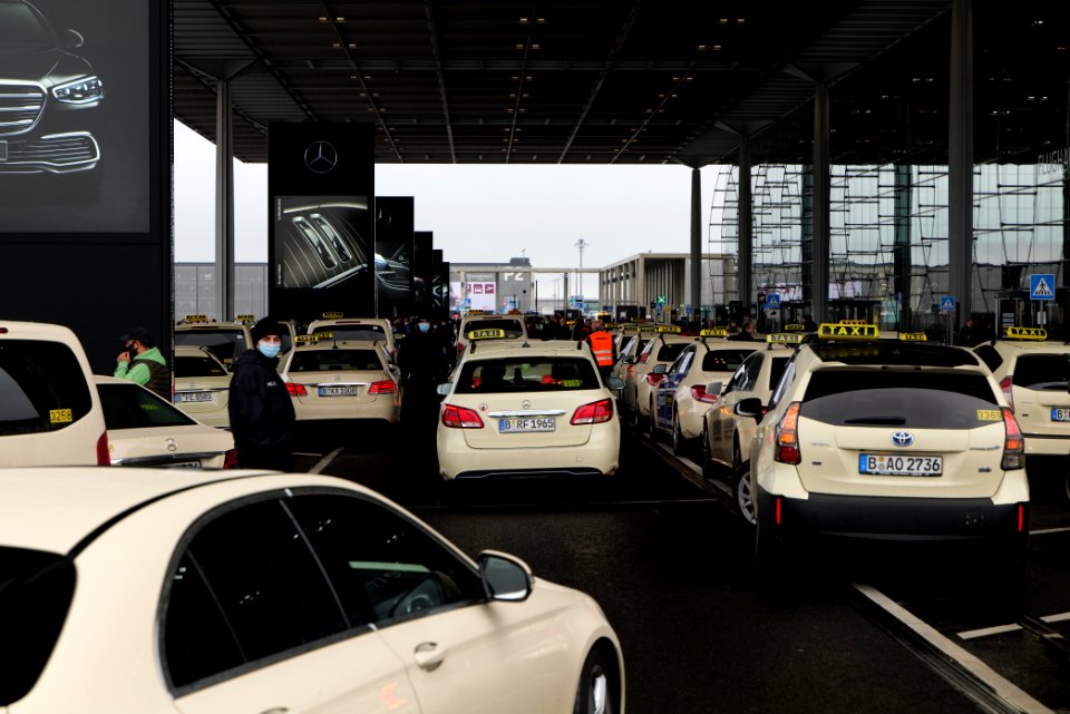 Taxi protest at BER opening 2020-10-31 06
