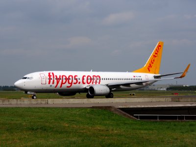 TC-AAR Pegasus Boeing 737-86N(WL) - cn 28624 taxiing 14july2013 pic-004