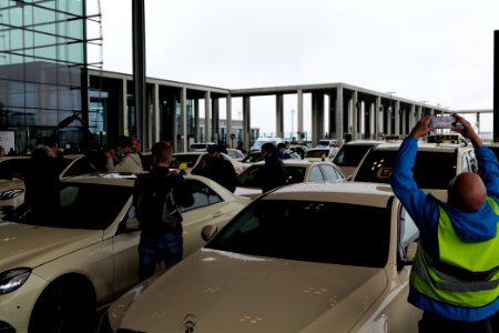 Taxi protest at BER opening 2020-10-31 01