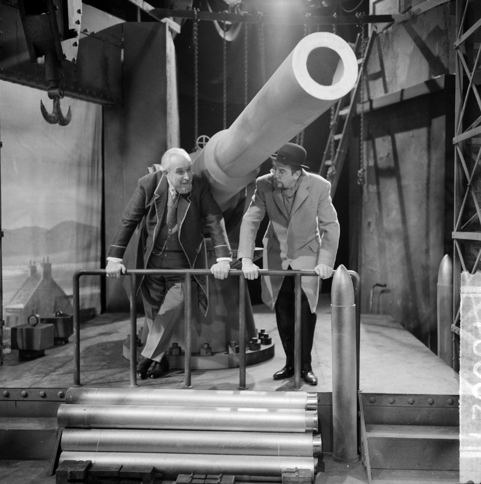 Televisiestuk Majoor Barbara van G.B. Shaw. Hans Tiemeyer en Ton Lensink, Bestanddeelnr 916-0027