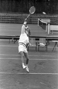 Tennis, Tom Okker in actie, Bestanddeelnr 916-3544