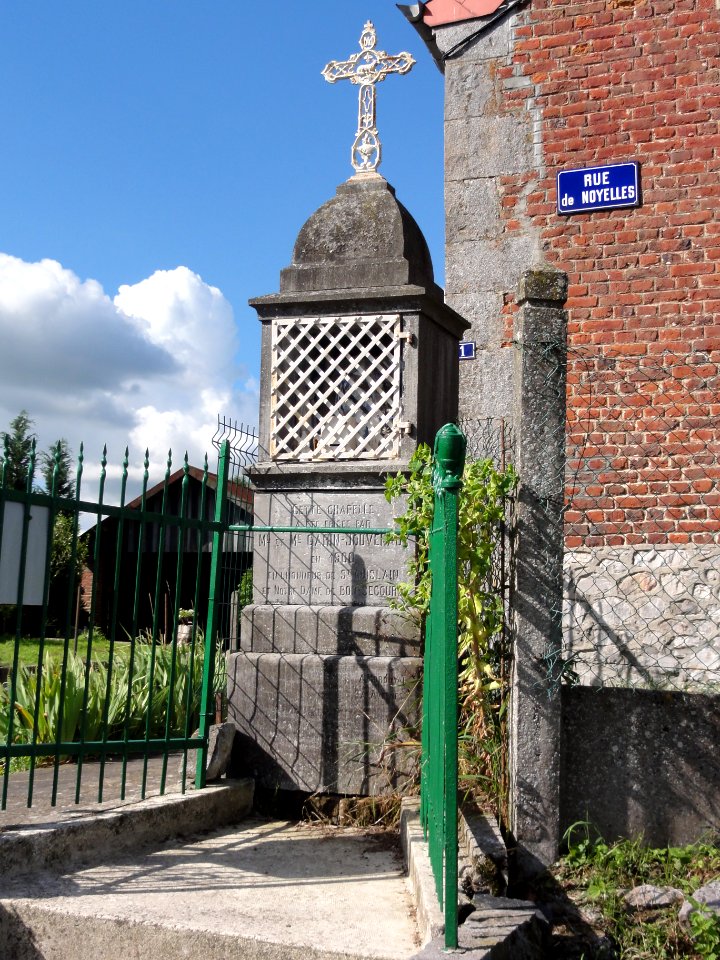 Taisnières-en-Thiérache (Nord, Fr) chapelle D