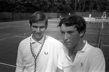 Tennis. Coupe de Galea te Amsterdam. Jan Hordijk in aktie, Bestanddeelnr 921-5180