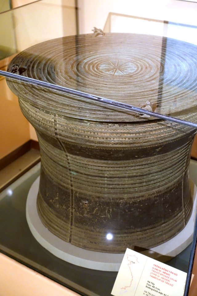 Tan Do bronze drum, Type III Heger, Ha Tay province, bronze - National Museum of Vietnamese History - Hanoi, Vietnam - DSC05555