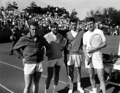 Tennis. Wimbledonsterren in Noordwijk. Van links naar rechts Huber, Oostenrijk, , Bestanddeelnr 908-7532