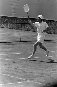 Tenniskampioenschappen, Tom Okker in actie, Bestanddeelnr 918-0678