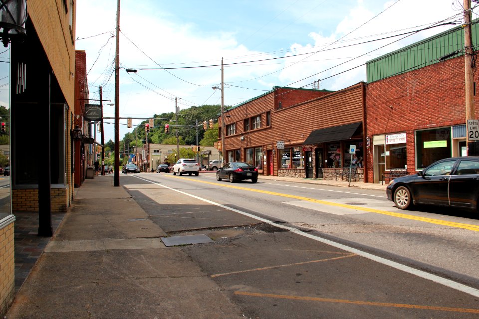 Tennessee Route 68 in Copperhill