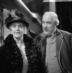 Televisiestuk Majoor Barbara van G.B. Shaw. Louydy Nijhoff en Hans Tiemeyer, Bestanddeelnr 916-0028