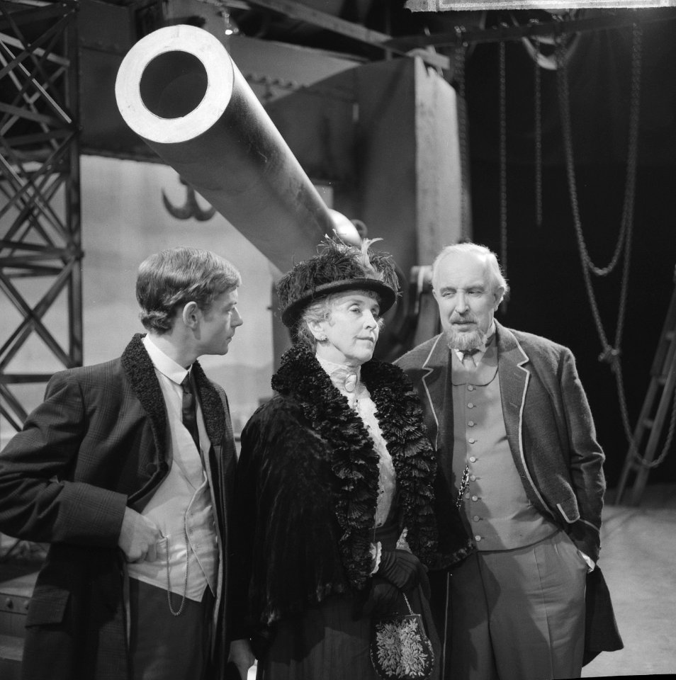 Televisiestuk Majoor Barbara van G.B. Shaw. Vlnr. , Loudi Nijhoff en Hans T…, Bestanddeelnr 916-0029