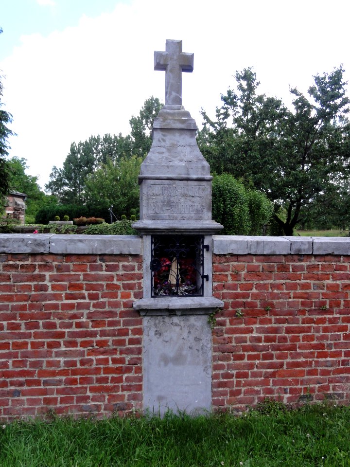 Taisnières-en-Thiérache (Nord, Fr) chapelle C