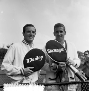 Tenniskampioenschappen Nederland, Tom Okker (l) en Jan Hajer (r), Bestanddeelnr 916-7712