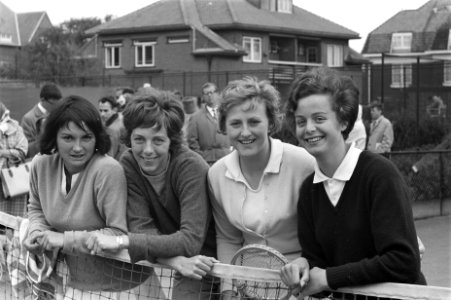 Tenniskampioenschappen I Pieksma , M Moritz , Roinen, J Sloiter, Bestanddeelnr 912-8385