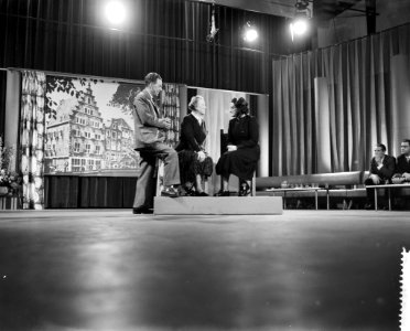 Televisieuitzending Anders dan Anderen hoofdpersoon Majoor Bosshardt van het L, Bestanddeelnr 910-1648