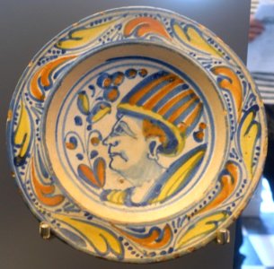 Talavera plate, ceramic - Museo Nacional de Artes Decorativas - Madrid, Spain - DSC08076
